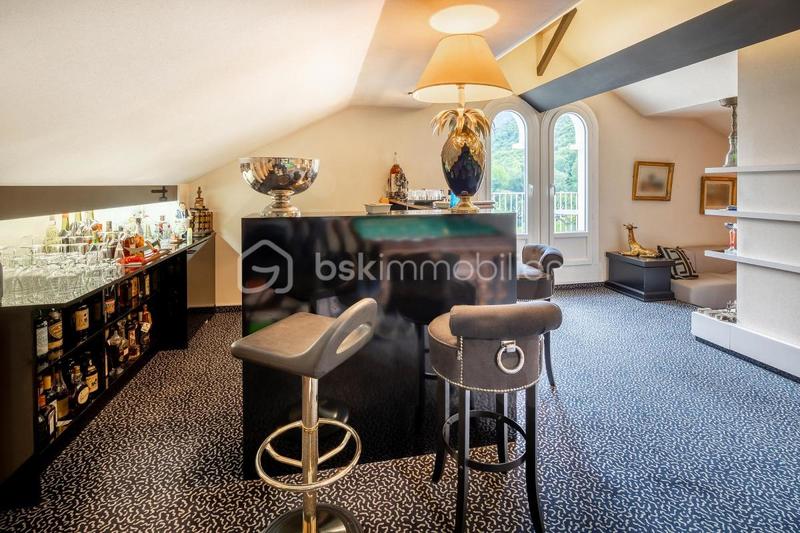 Maison d'architecte - 310 m² - 8 pièces