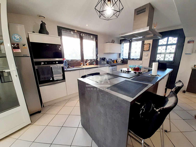 Maison - 91 m² - 5 pièces