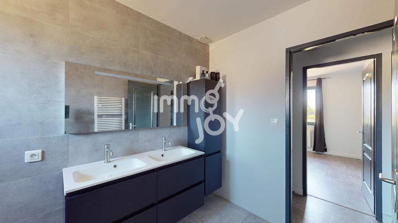 Maison - 145 m² - 6 pièces