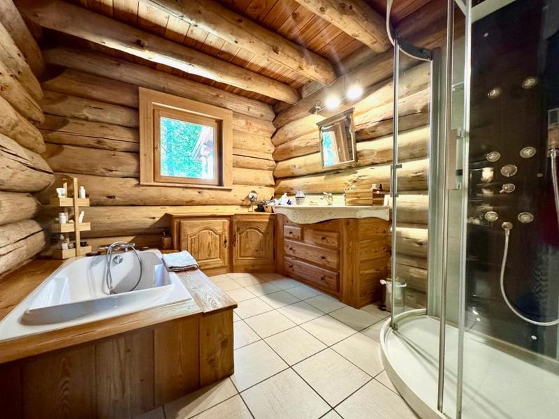 Propriété - 260 m² - 9 pièces