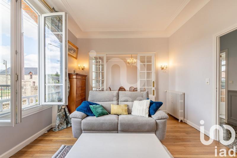 Maison - 248 m² - 9 pièces