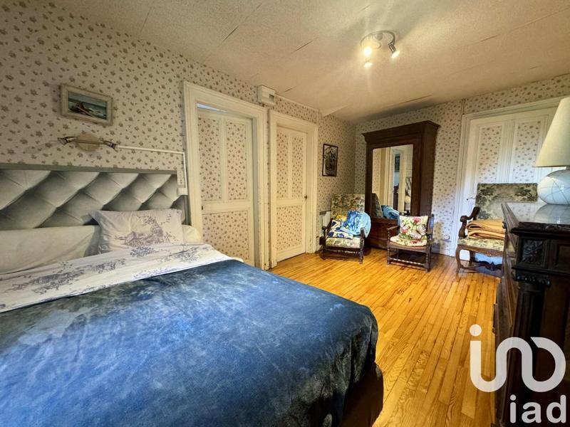 Maison - 257 m² - 9 pièces