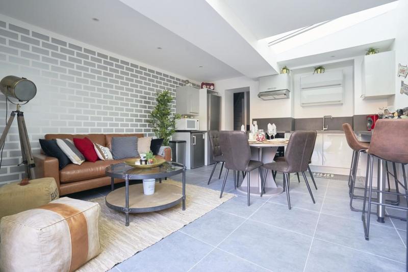 Maison - 88 m² - 6 pièces