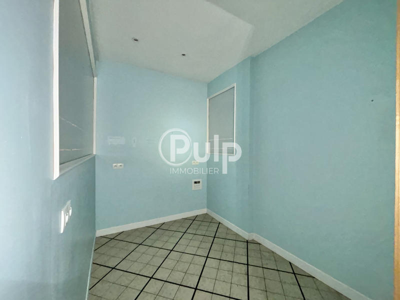 Immeuble - 214 m² - 16 pièces