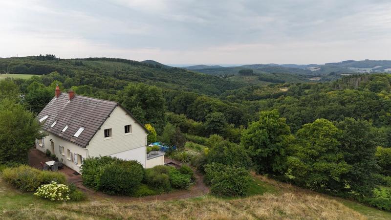 Pavillon - 270 m² - 7 pièces