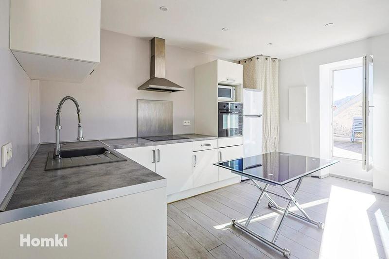 Immeuble - 122 m² - 9 pièces