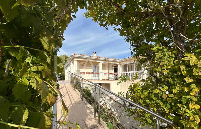 Maison - 153 m² - 5 pièces