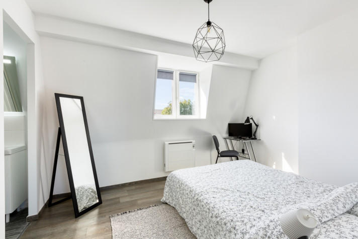 Appartement - 90 m² - 5 pièces