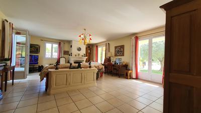 Maison - 200 m² - 8 pièces