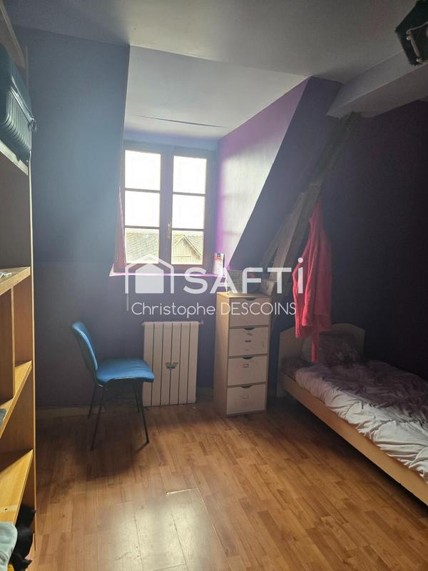 Maison - 180 m² - 9 pièces