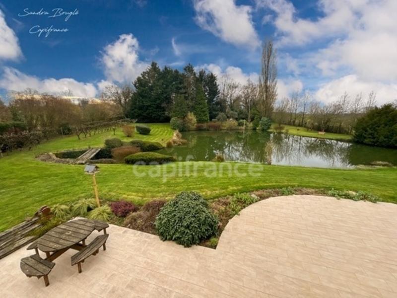 Maison - 228 m² - 8 pièces