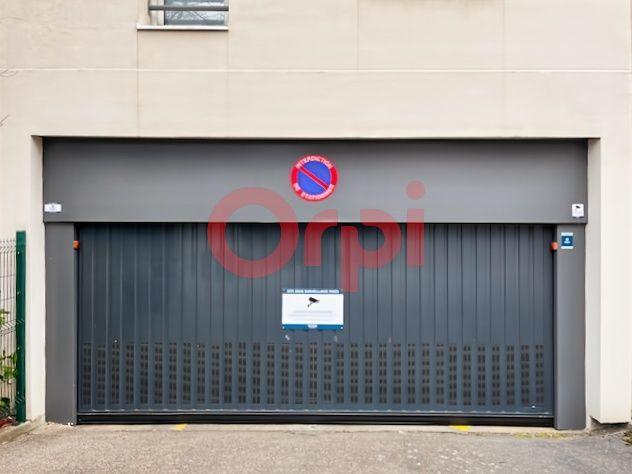 Parking / Garage - 12 m²