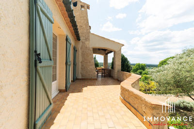 Maison traditionnelle - 161 m² - 6 pièces