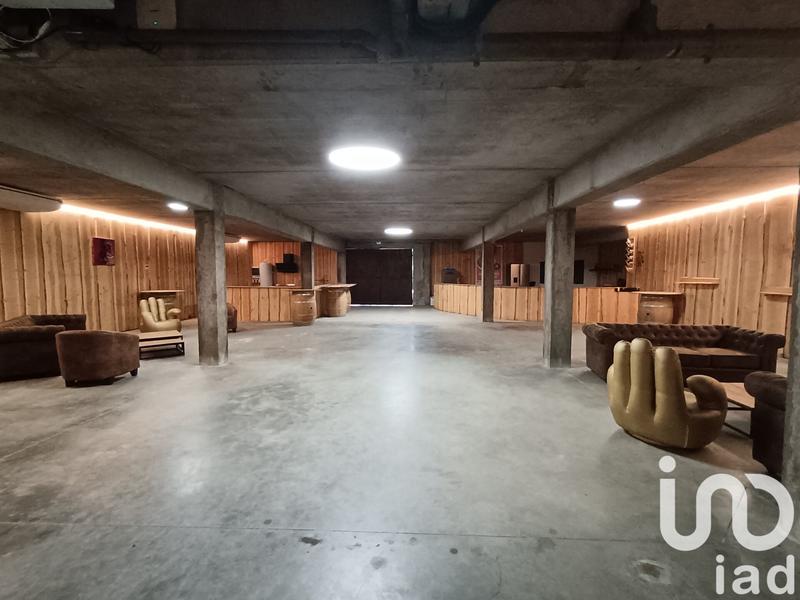 Maison - 270 m² - 10 pièces