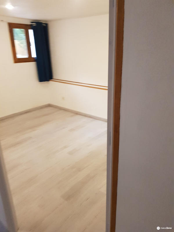 Maison - 142 m² - 9 pièces