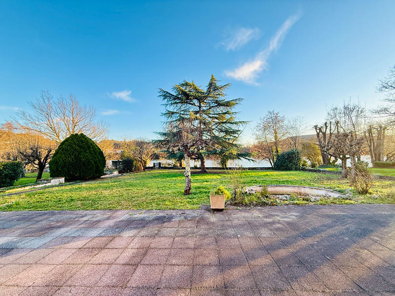 Maison - 195 m² - 7 pièces