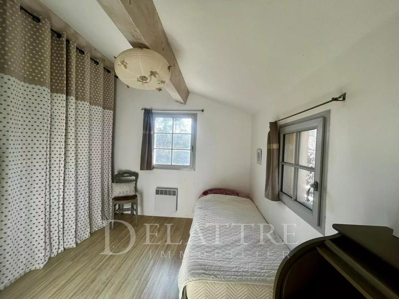 Villa - 263 m² - 9 pièces