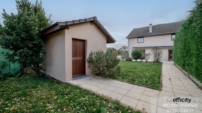 Maison - 202 m² - 7 pièces