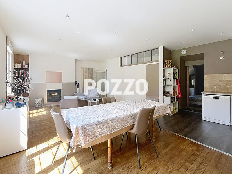 Maison - 104 m² - 8 pièces