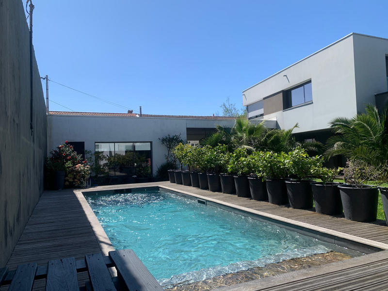 Maison contemporaine - 211 m² - 6 pièces