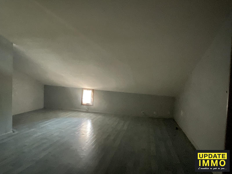 Maison - 99 m² - 7 pièces