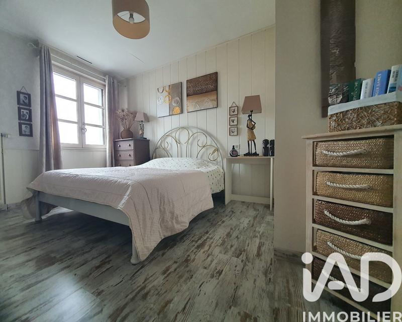 Maison - 220 m² - 8 pièces