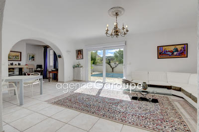 Maison - 225 m² - 6 pièces