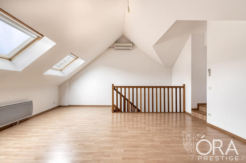 Maison - 189 m² - 8 pièces