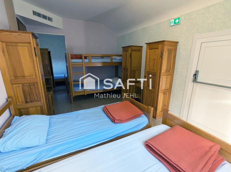 Local commercial - 1 500 m² - 20 pièces