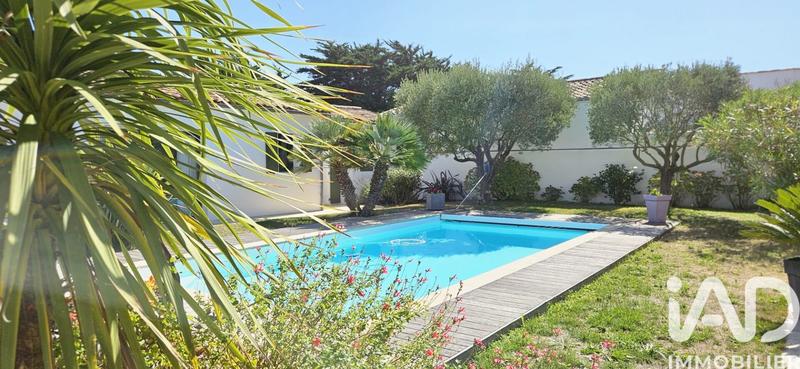 Maison - 219 m² - 6 pièces