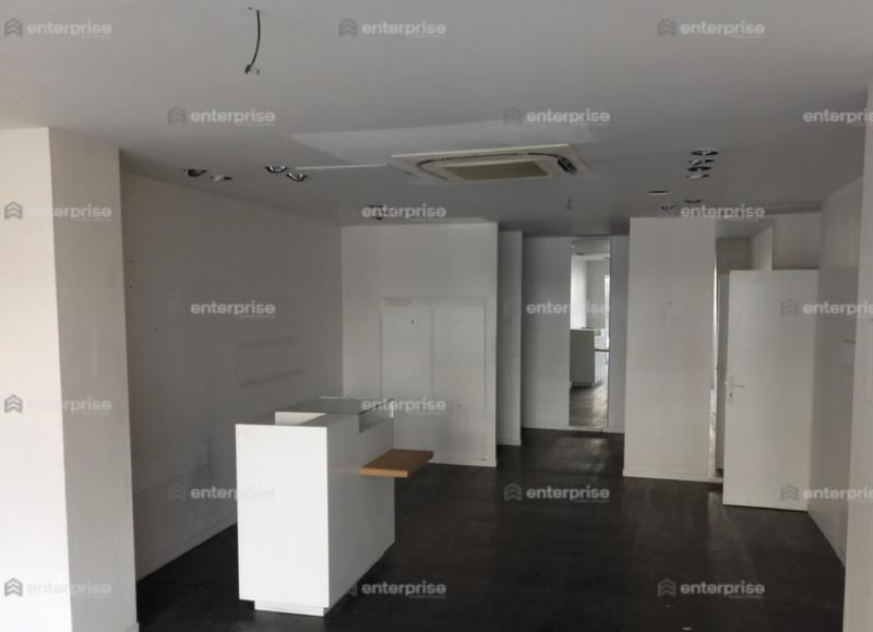 Local commercial - 145 m²