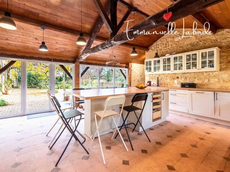 Maison en pierre - 240 m² - 10 pièces