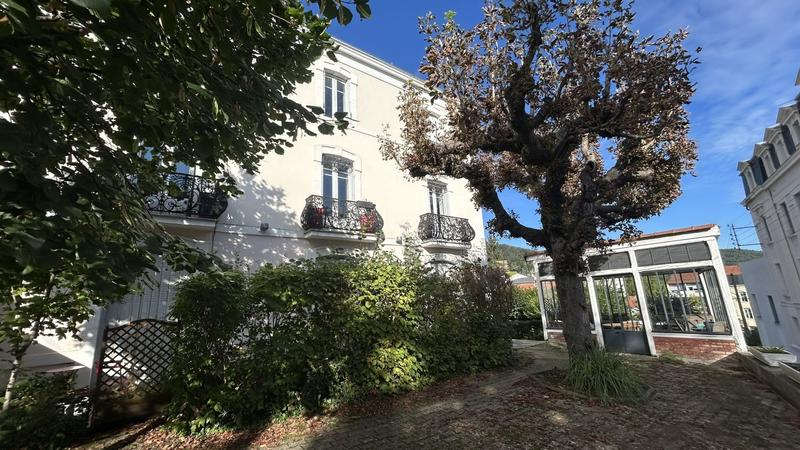 Appartement - 104 m² - 5 pièces