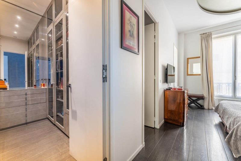 Appartement - 198 m² - 6 pièces