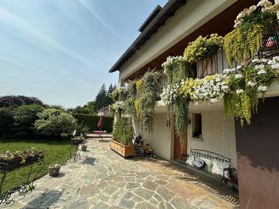 Demeure - 175 m² - 5 pièces