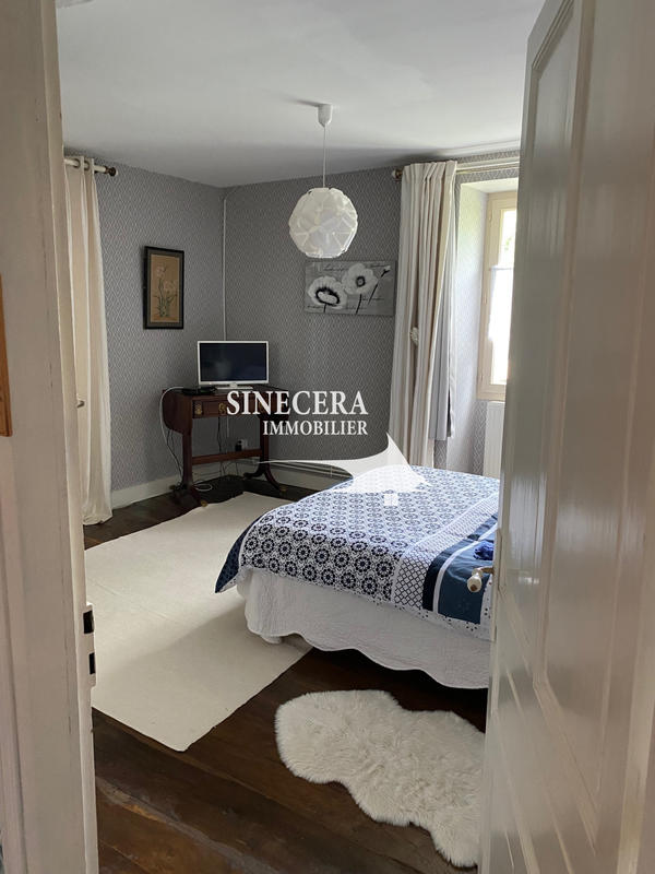 Propriété - 220 m² - 8 pièces