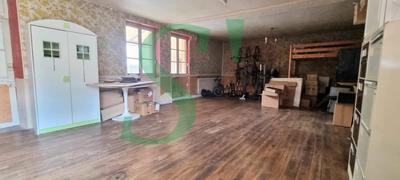 Maison - 233 m² - 10 pièces