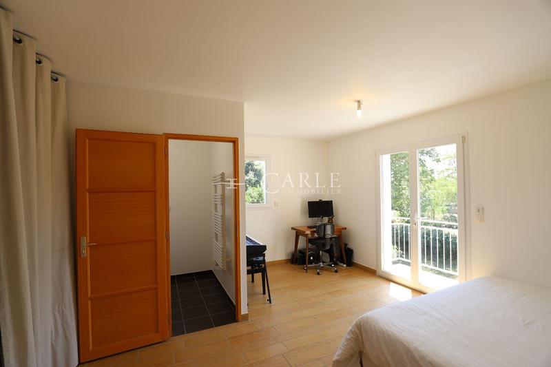 Villa - 255 m² - 10 pièces