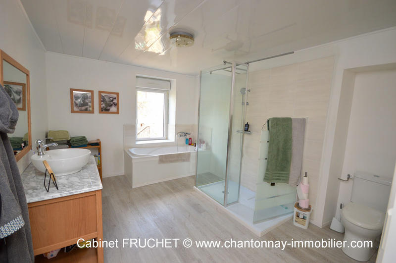 Maison - 232 m² - 6 pièces