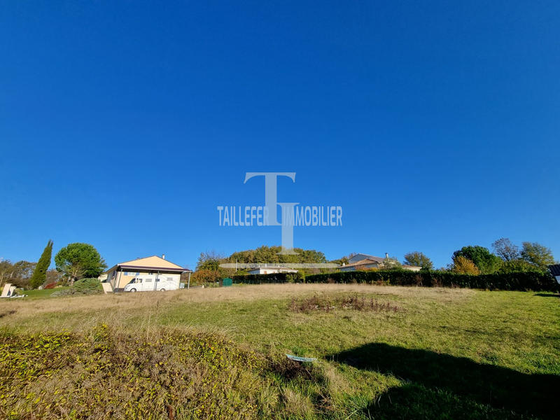 Terrain - 1 900 m²