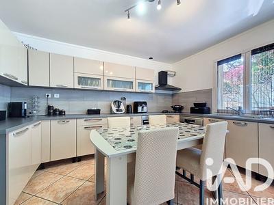 Maison - 163 m² - 5 pièces