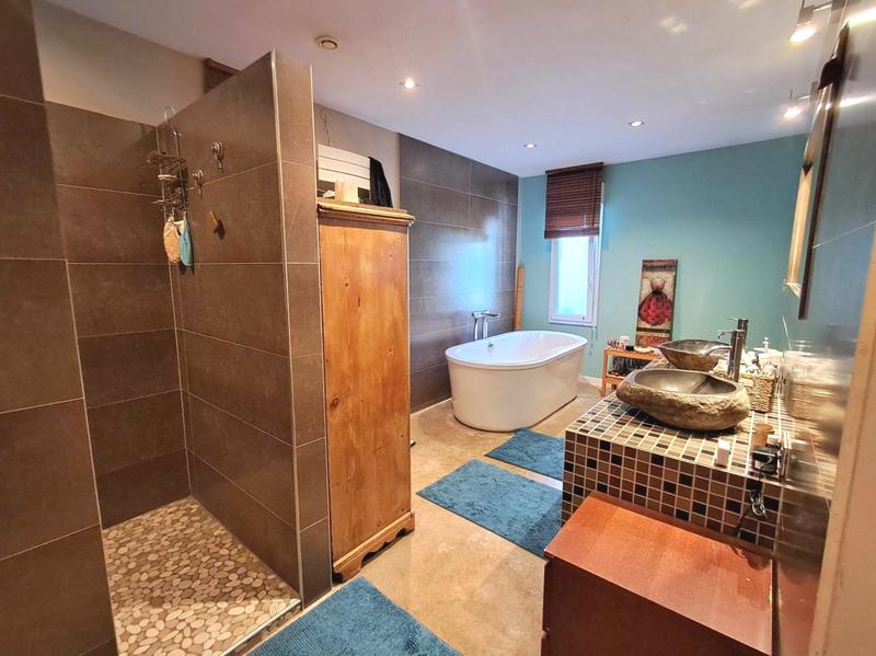 Maison - 187 m² - 7 pièces