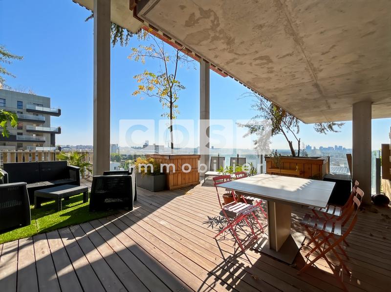 Appartement - 104 m² - 5 pièces