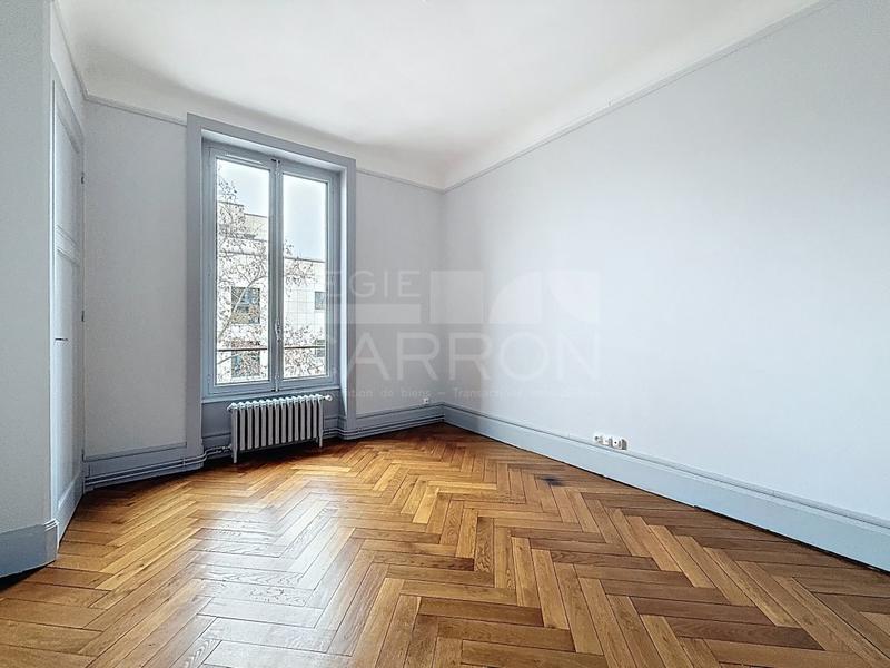Appartement - 99 m² - 3 pièces
