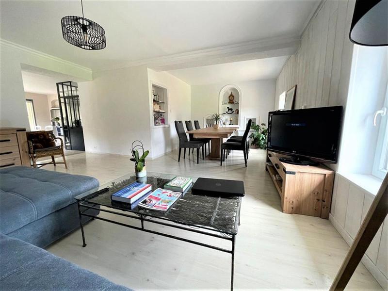 Maison - 316 m² - 8 pièces