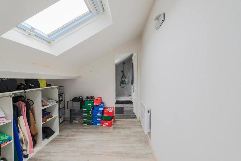 Corps de ferme - 225 m² - 11 pièces