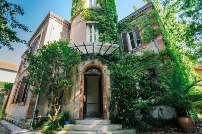 Maison - 260 m² - 7 pièces