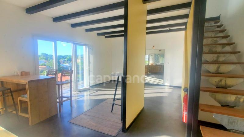 Immeuble - 209 m² - 9 pièces