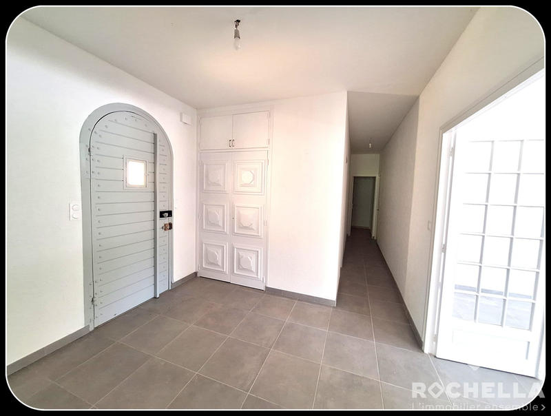 Maison - 220 m² - 8 pièces