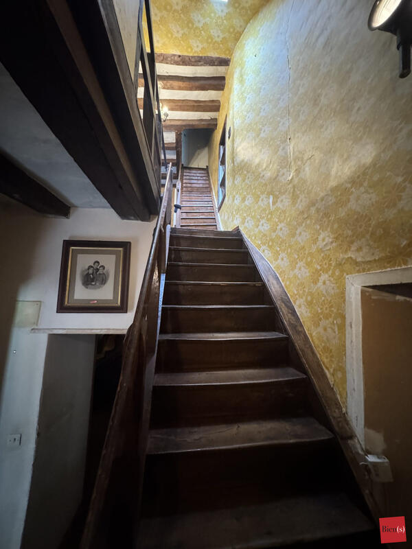 Maison ancienne - 169 m² - 8 pièces